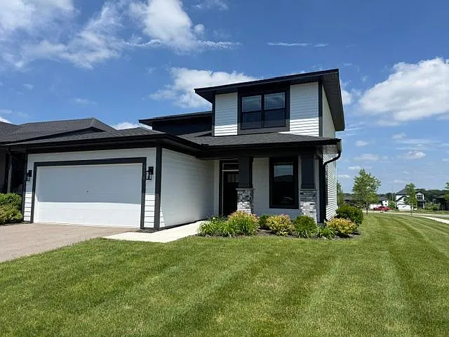 3 bed, 2.5 bath, 1715 sqft, $3,597 — Photo 1