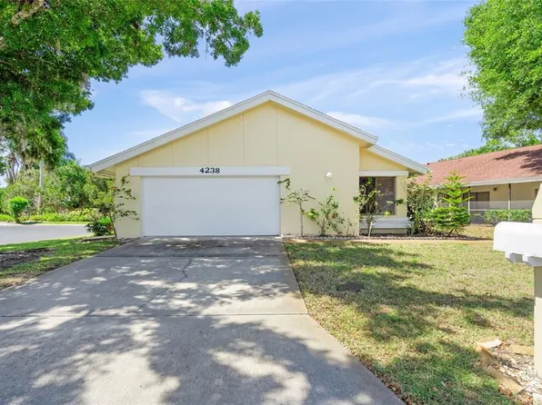 4238 Carriage Dr, Sarasota, FL 34241