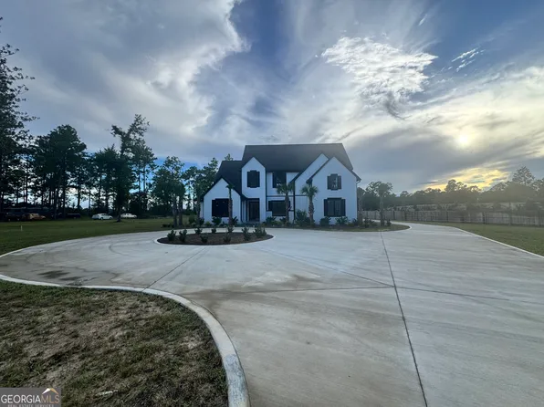20 Club Dr, Jesup, GA 31546