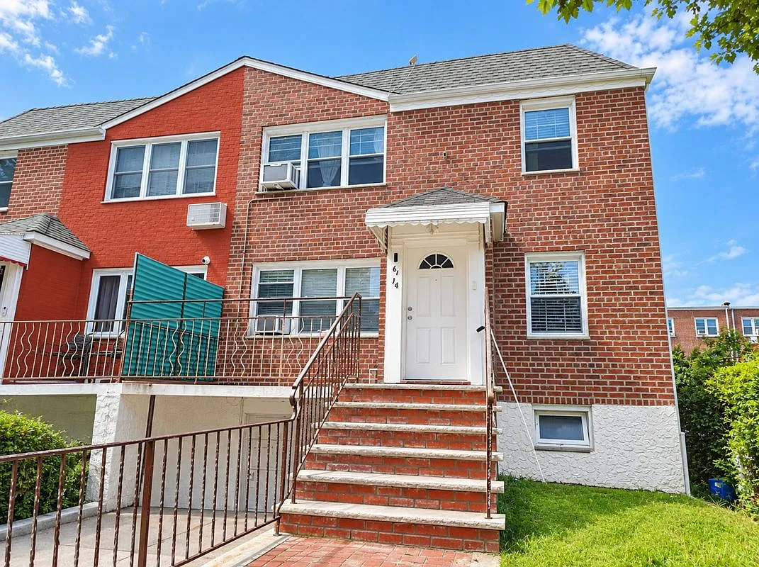 3 bed, 1.5 bath, 1152 sqft, $3,300 — Photo 1