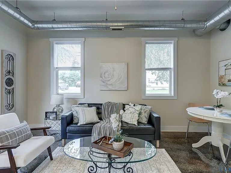 1020 Porter St #104 — Photo 9