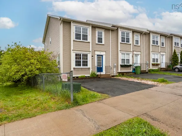 138 Transom Dr, Halifax, NS B3M 4T7
