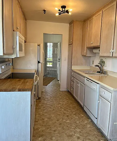 3991 Crown Point Dr #116 — Photo 19