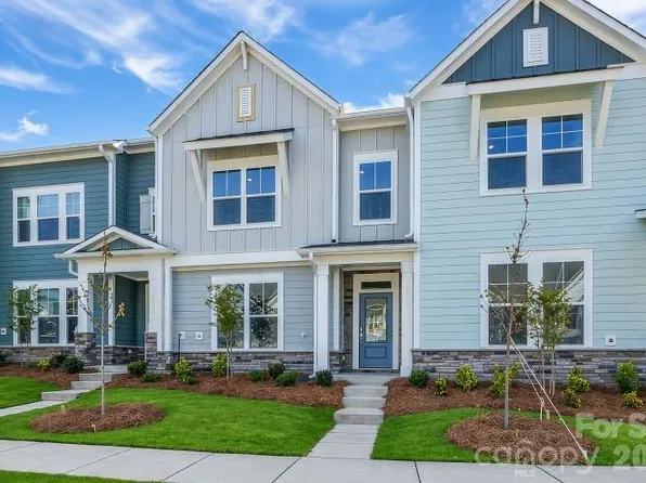 10112 Mamillion Dr, Huntersville, NC 28078