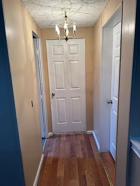 206 S Bass St — Photo 3