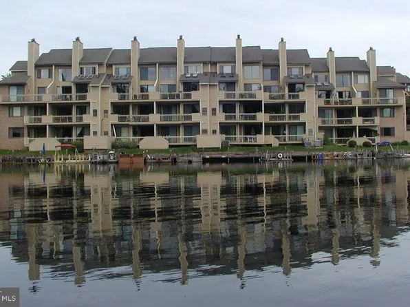 11242 Harbor Ct #1242, Reston, VA 20191