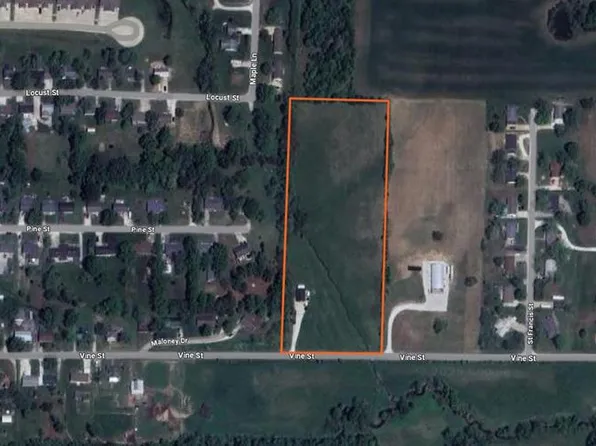 1006 Vine St, Macon, MO 63552