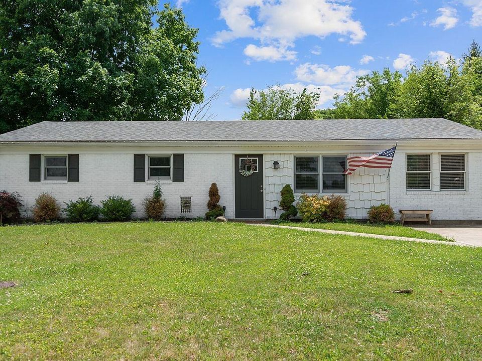 1st image of 923 Tollgate Dr