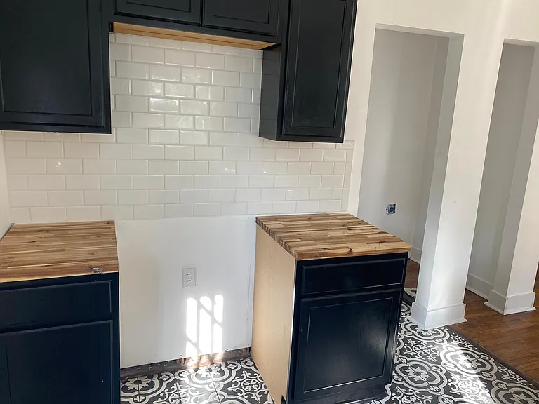 318 E Ridgeway St — Photo 4