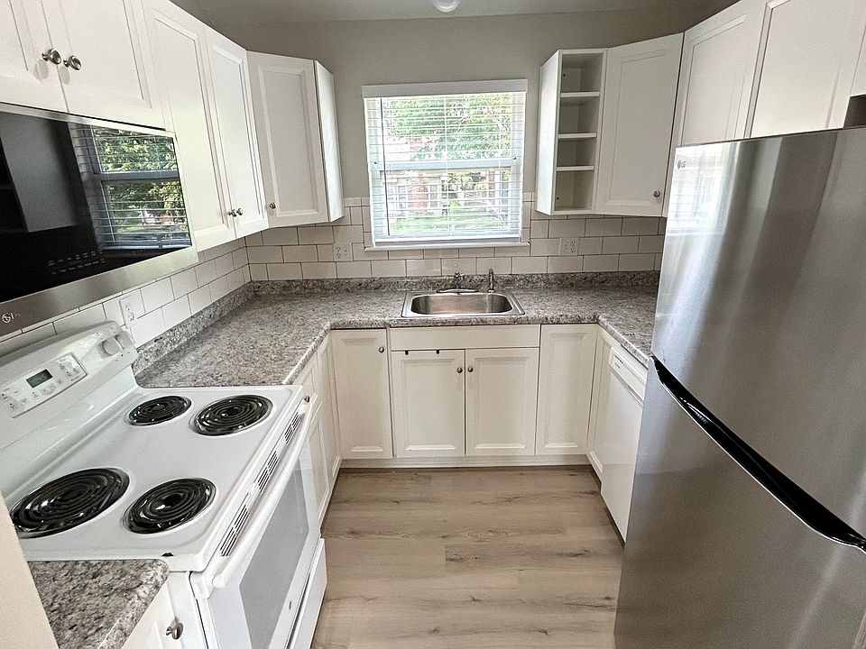 1st image of 507 E 97th Ter