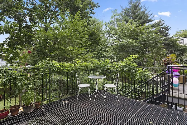 Rented by Dwell Residential Inc | media 28