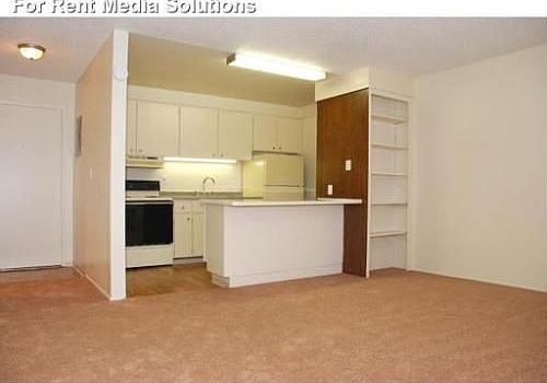 1st image of 1421 30th St SE APT 3