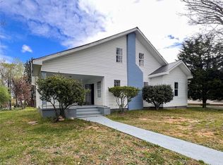 719 1st Rainbow St, Lexington, NC 27295