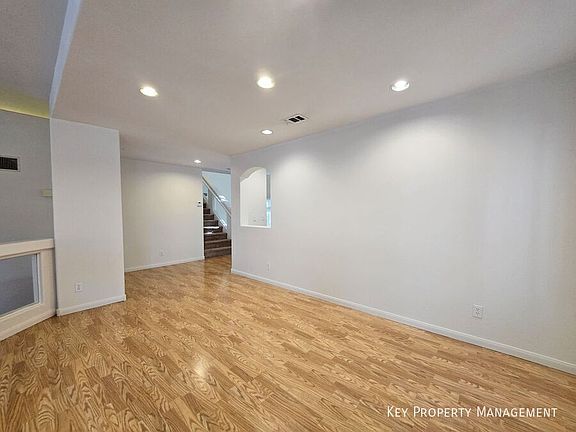 3rd image of 3697 Ferndale Cove Dr N