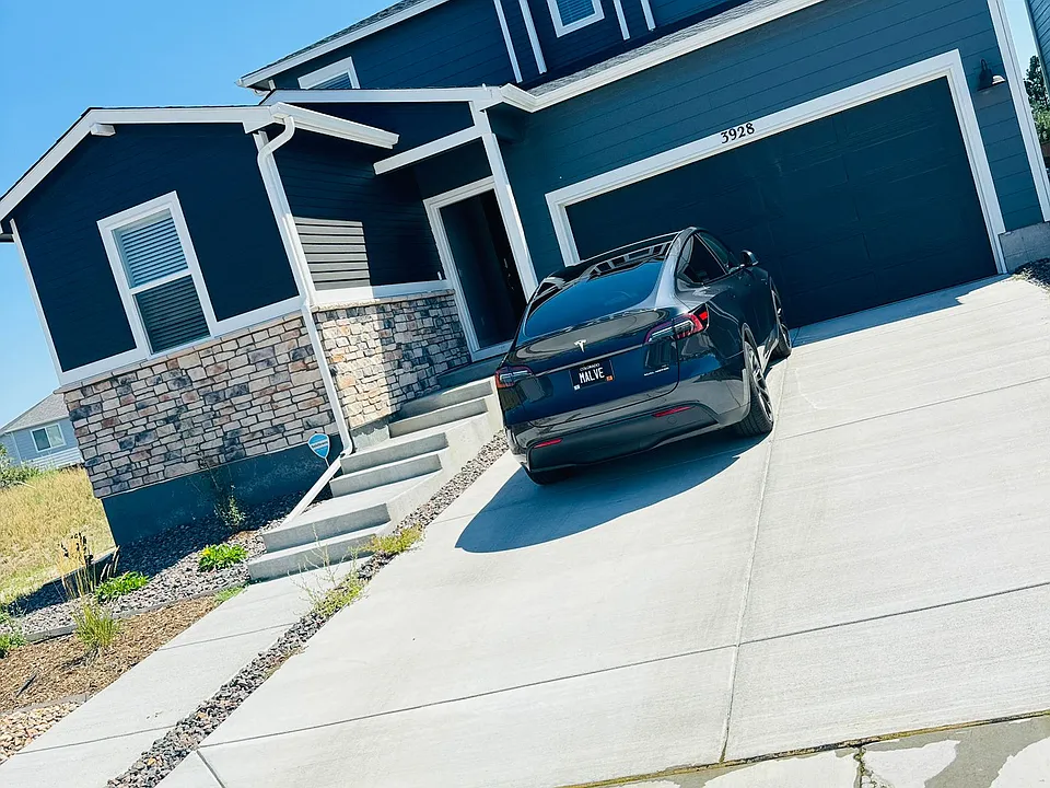 3928 Red Valley Cir
