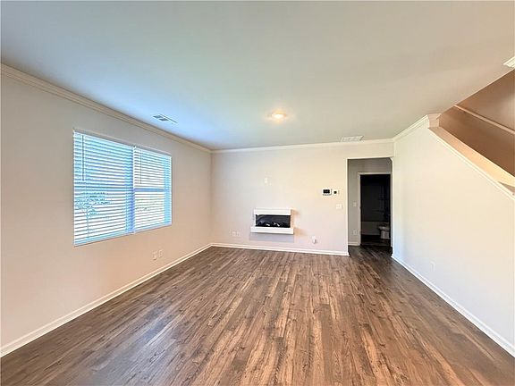 5th image of 40 Berkeley Trce