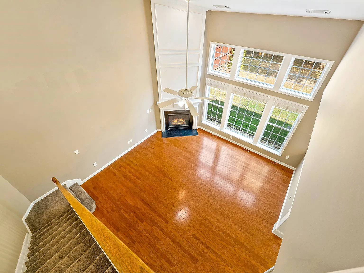 3 bed, 2092 sqft, $2,100 — Photo 3