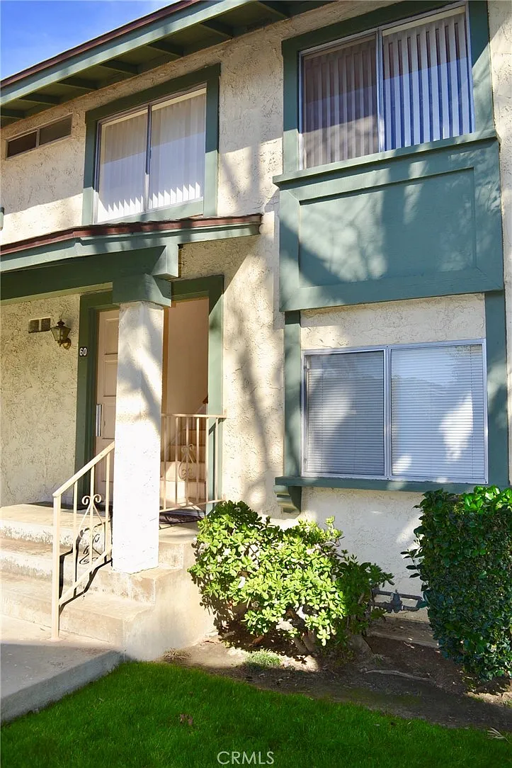 3 bed, 1211 sqft, $3,200 — Photo 3
