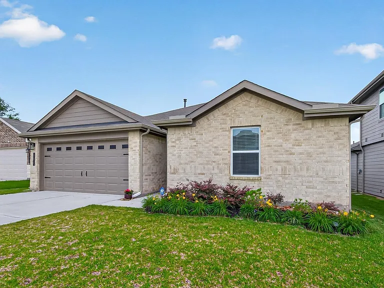 11933 Summer Oak Trl — Photo 1
