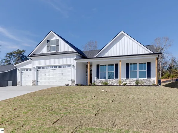 36 Marion Meadow Ln, Travelers Rest, SC 29690