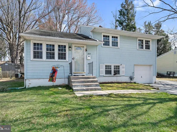 1045 Wagoner Dr, Wilmington, DE 19805