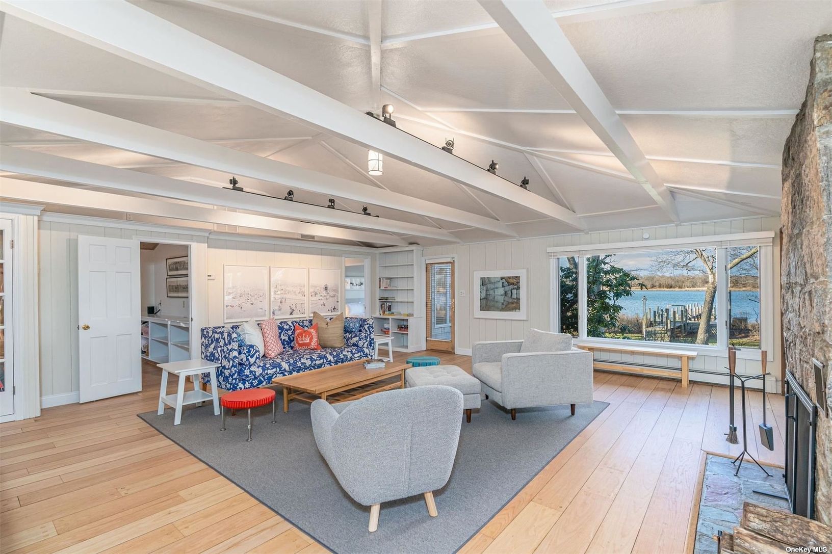  Living Room with Fireplace