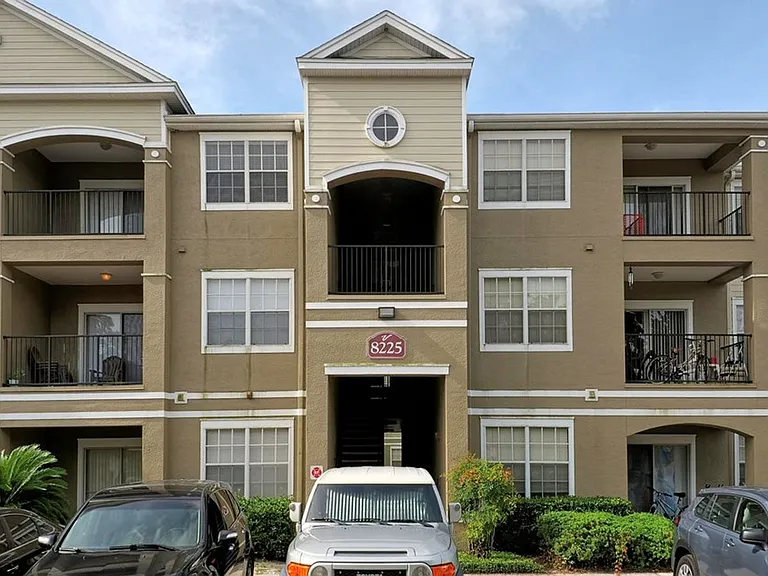 8225 Claire Ann Dr #305 — Photo 2