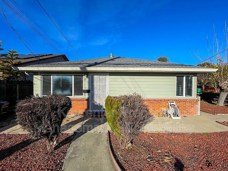 1st image of 2180-2182 East Ave Unit 2180