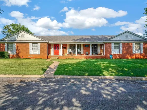 303 N Cordell Ave, Cordell, OK 73632