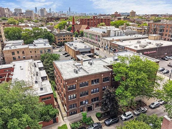 5th image of 735 W Waveland Ave #3