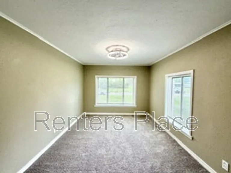 5501 S Newport Ave — Photo 17
