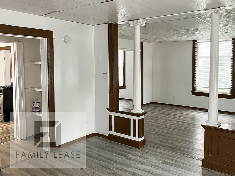 1613 N Edward St — Photo 3