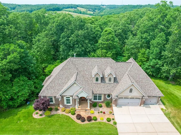 2701 Forest Glen Dr, Pacific, MO 63069