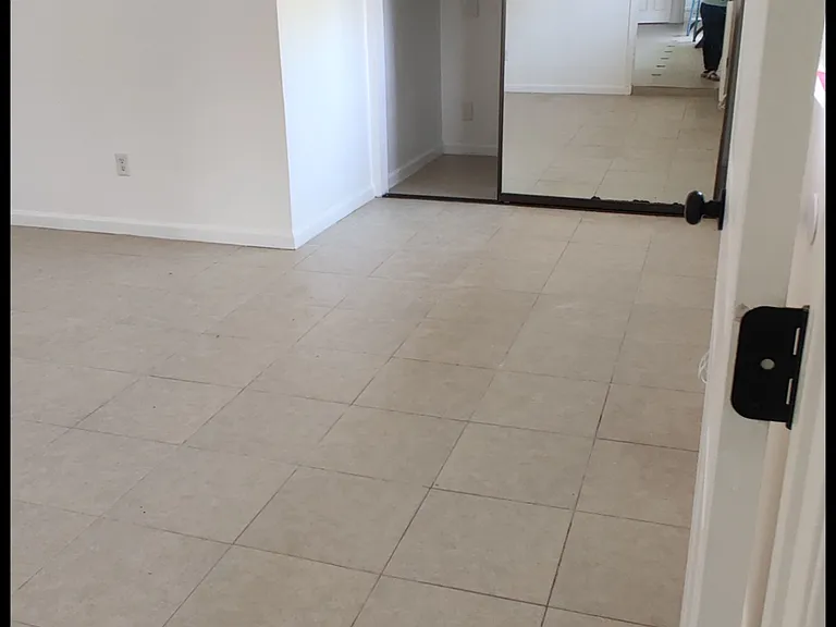 717 Hummingbird Ct — Photo 9