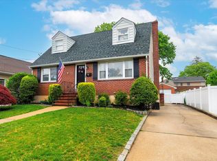 2611 Kenny Ave, Merrick, NY 11566