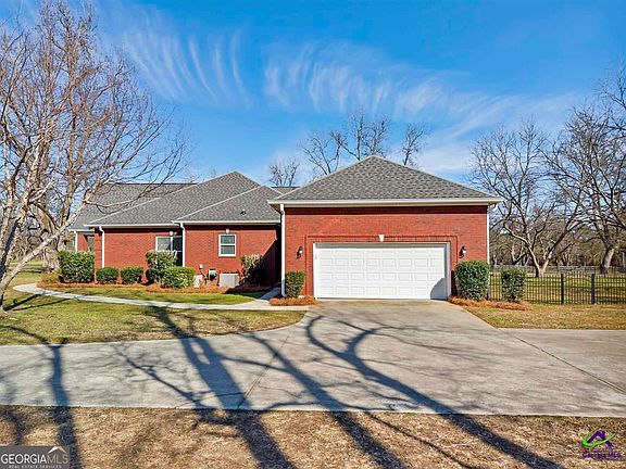 3rd image of 706 Orr Rd