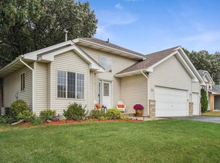 1106 Flintwood St, Isanti, MN 55040