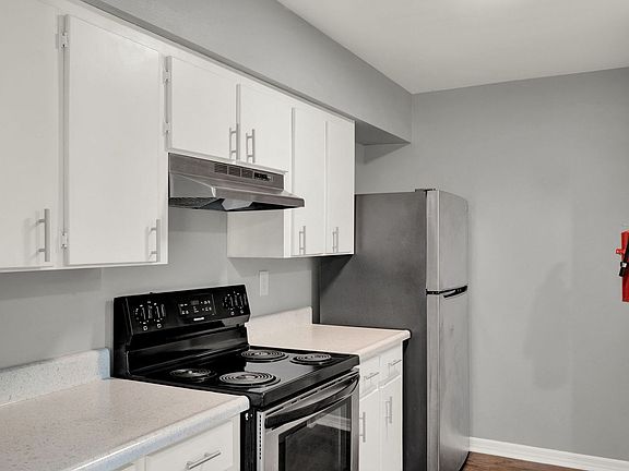 2nd image of 950 Smith St #0