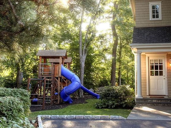Side - Mudroom Entrance