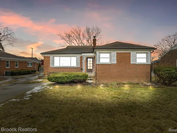 22150 E Thirteen Mile Rd, Saint Clair Shores, MI 48082
