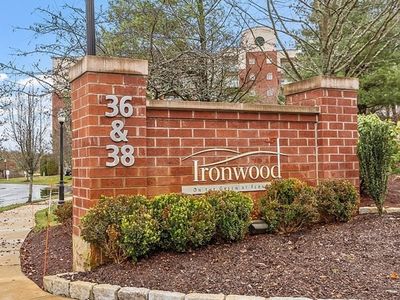 38 Village Rd APT 103, Middleton, MA, 01949
