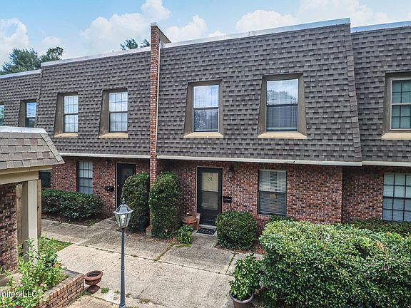 2nd image of 413 Kahler St APT 31