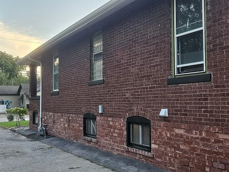 2821 Edwards St — Photo 9