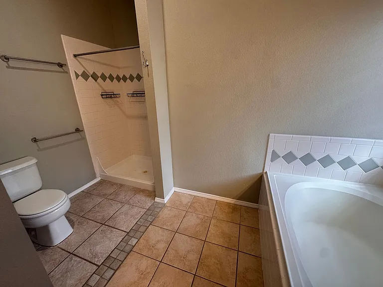 9701 Tapatio Dr NW — Photo 16