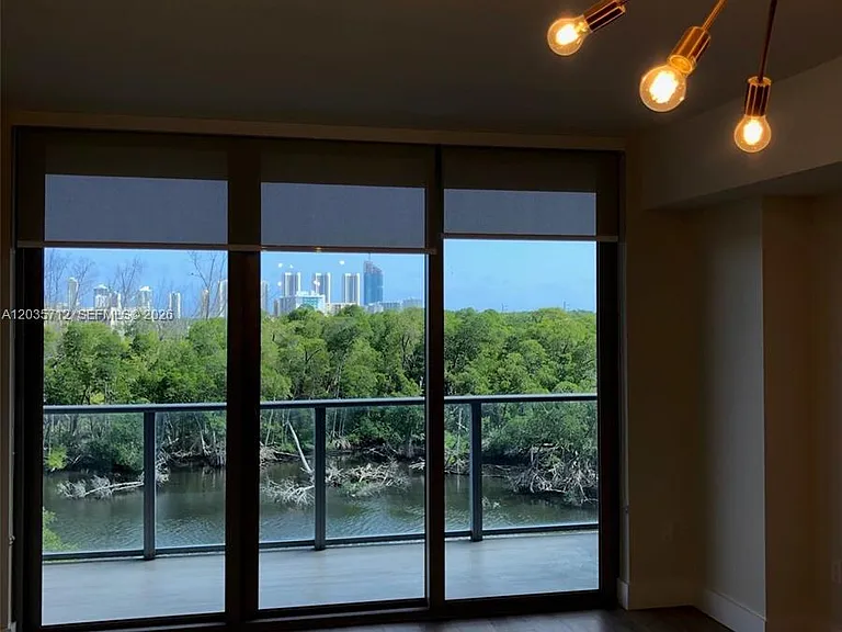 16385 Biscayne Blvd #519 — Photo 34