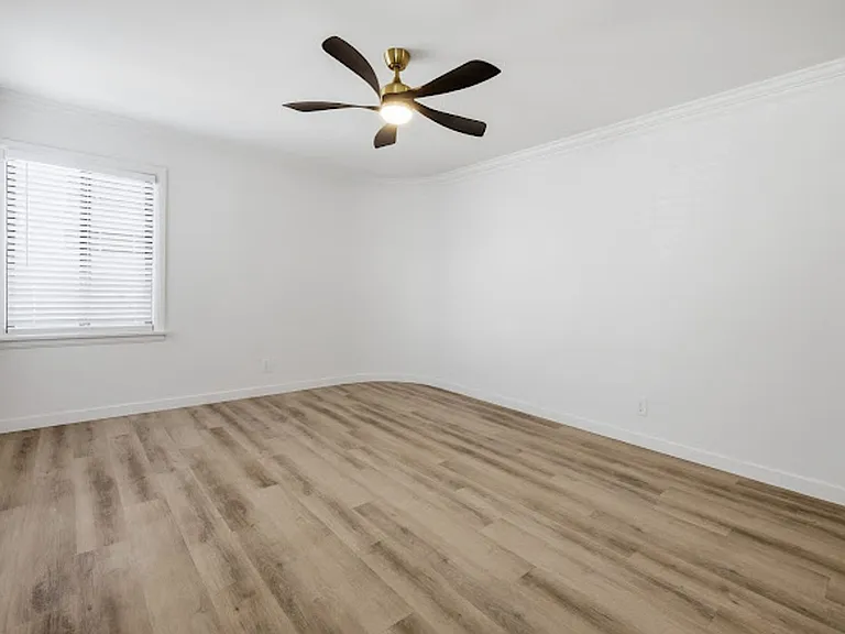 717 E Medio St — Photo 6