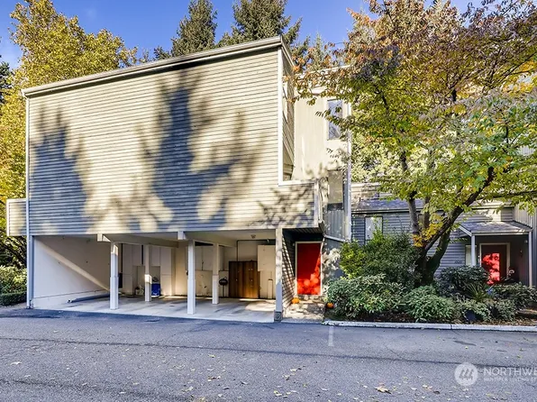 10118 NE 124th Place #202, Kirkland, WA 98034