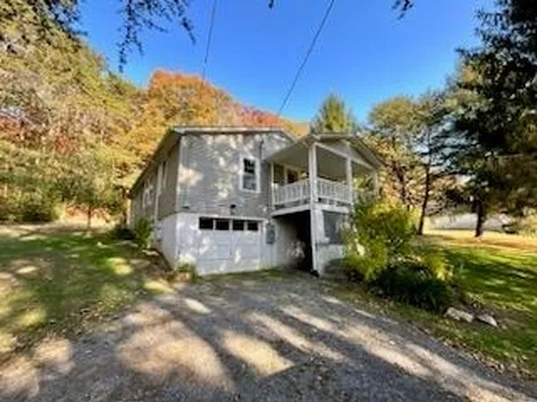 101 Cedar St, White Sulphur Springs, WV 24986