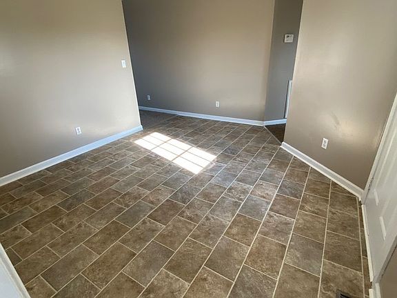 5th image of 236 Grassmire Dr