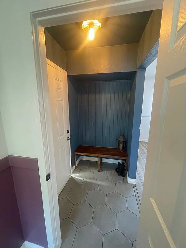2 bed, 1.0 bath, 700 sqft, $1,800 — Photo 2